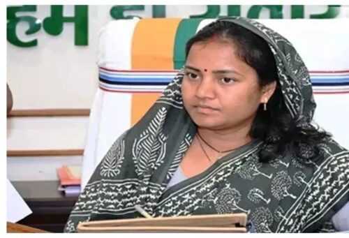 1283893-cg-minister-laxmi-rajwad