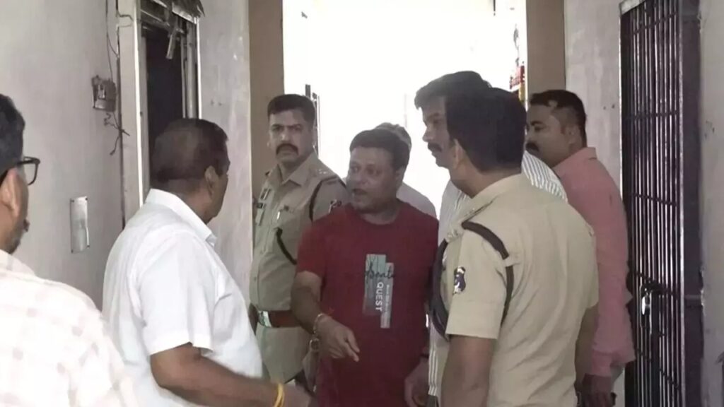 1288560-whatsapp-image-2025-10-0