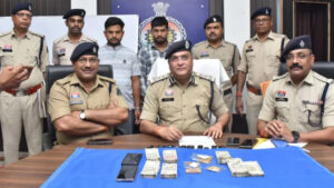 दुर्ग पुलिस के हत्थे चढ़े अंतरराज्यीय चोर, सोना खरीदने वाला ज्वेलर्स भी गिरफ्तार