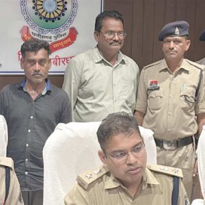जाली नोटों की फैक्ट्री पर पुलिस का छापा, तीन आरोपी गिरफ्तार, बड़ी मात्रा में नकली नोट बरामद