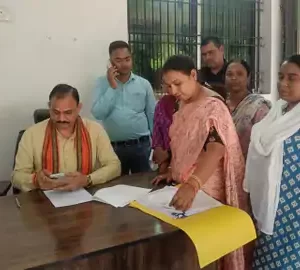 नर्सिंग अफसरों ने दी अनिश्चितकालीन हड़ताल की चेतावनी, 14 साल पुरानी ग्रेड-पे की मांग पर सरकार से जल्द फैसले की मांग