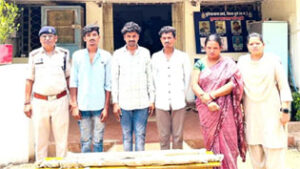 मामूली बात पर युवक की हत्या, पति-पत्नी व दो भाई गिरफ्तार
