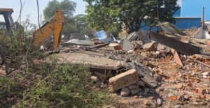 जिला प्रशासन द्वारा अतिक्रमण हटाने की गई कार्रवाई- ग्राम समोदा में हटाई गई अवैध कब्जा