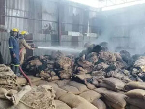 राइस मिल आग की चपेट में, फायर ब्रिगेड ने कई घंटों बाद पाया काबू