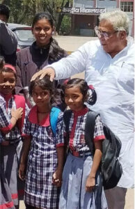 स्कूलों के युक्तियुक्तकरण के खिलाफ कांग्रेस करेगी आंदोलन, बच्चों का भविष्य दांव पर नहीं लगाने देंगे : अरुण वोरा